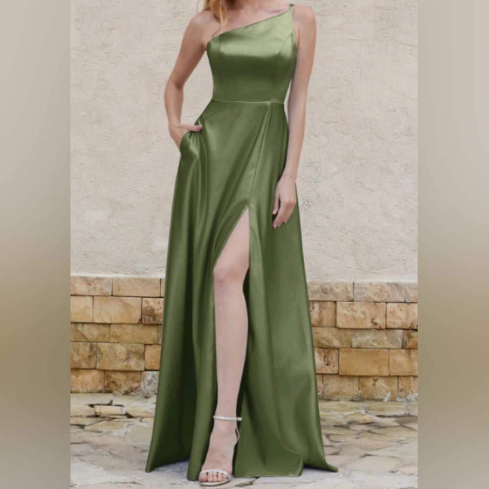 Barbaroni Danise Single Shoulder Satin Gown With Pockets